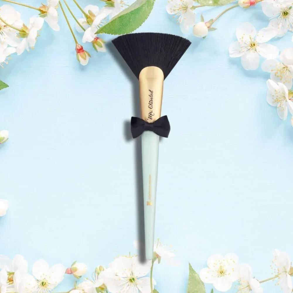 Too Faced Mr. Chiseled Contouring Brush